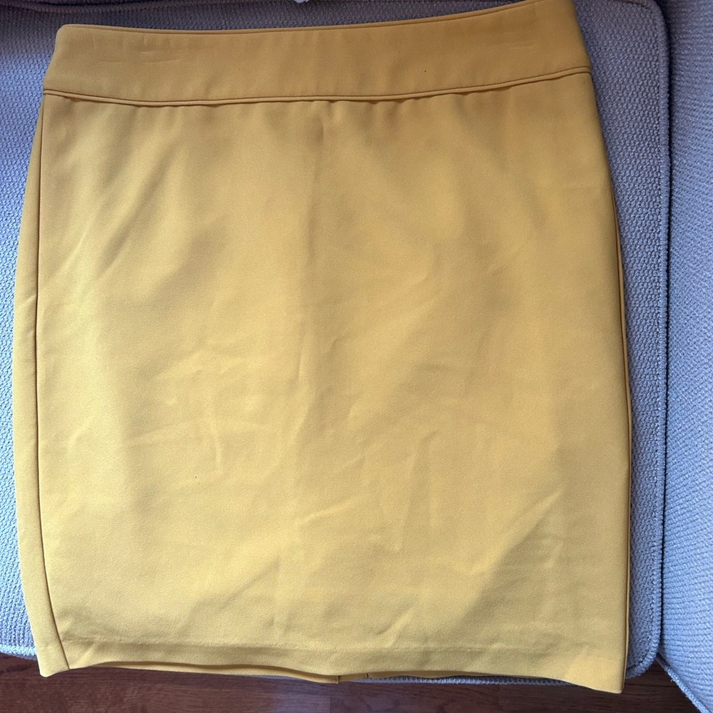 Banana Republic Women’s Yellow Skirt